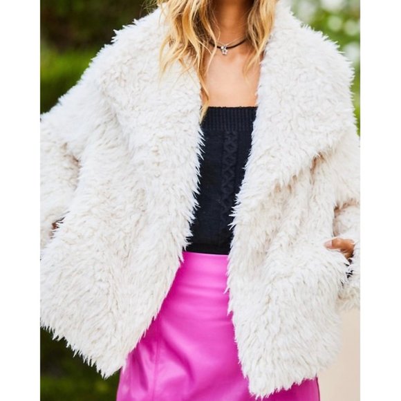 1 LEFT!! FAUX YOU IVORY FUR JACKET - Picture 5 of 10